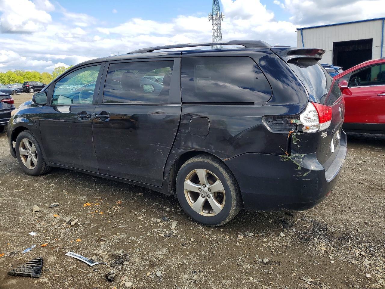 2013 TOYOTA SIENNA