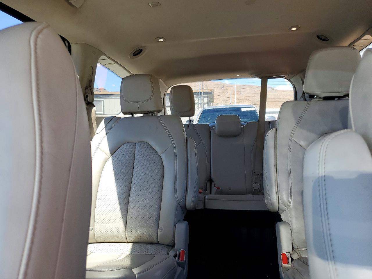 2021 CHRYSLER Voyager