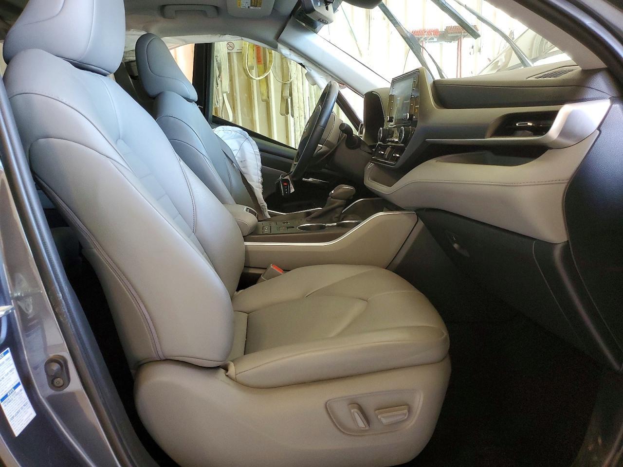 2020 TOYOTA HIGHLANDER