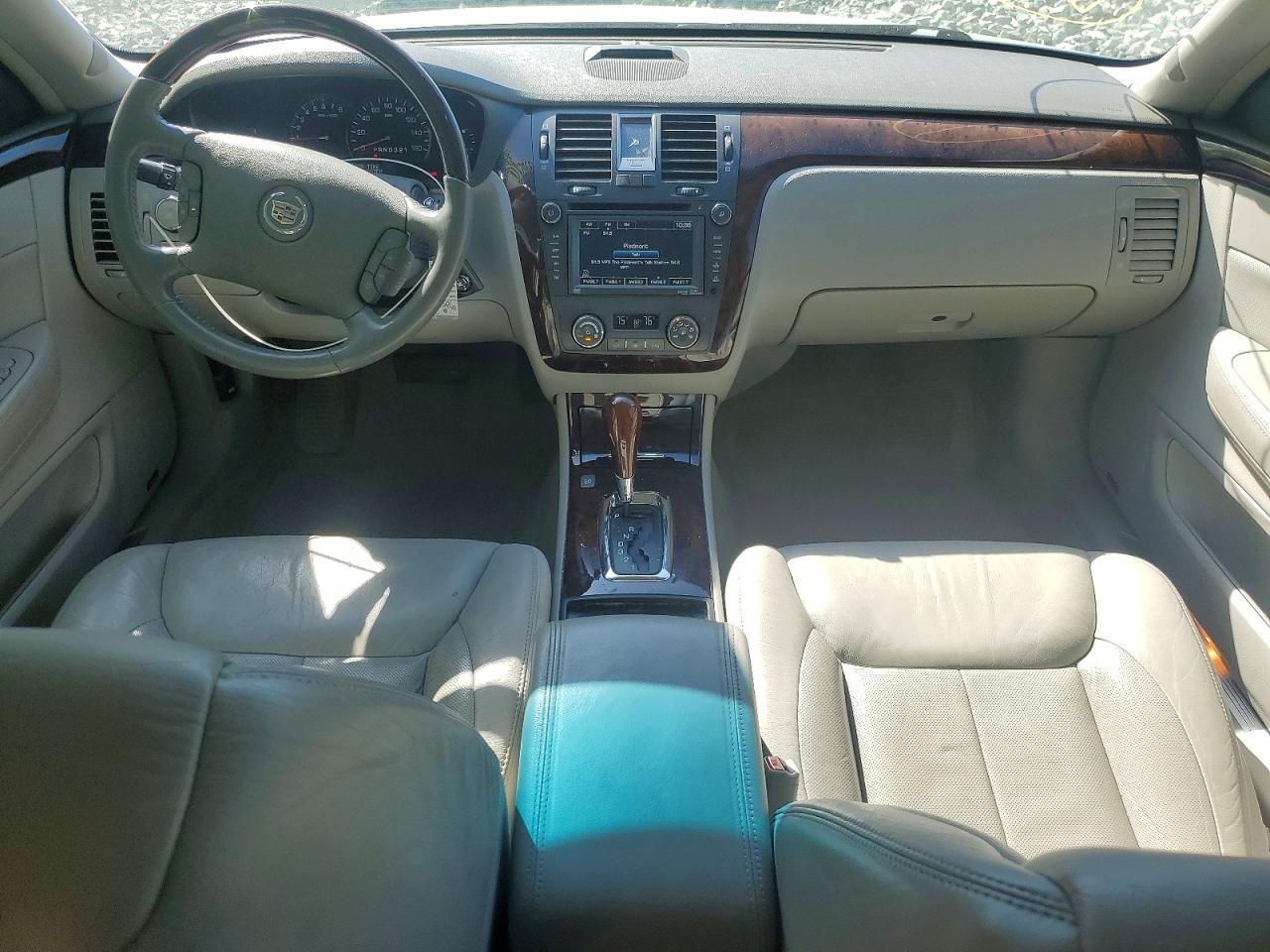 2011 CADILLAC DTS