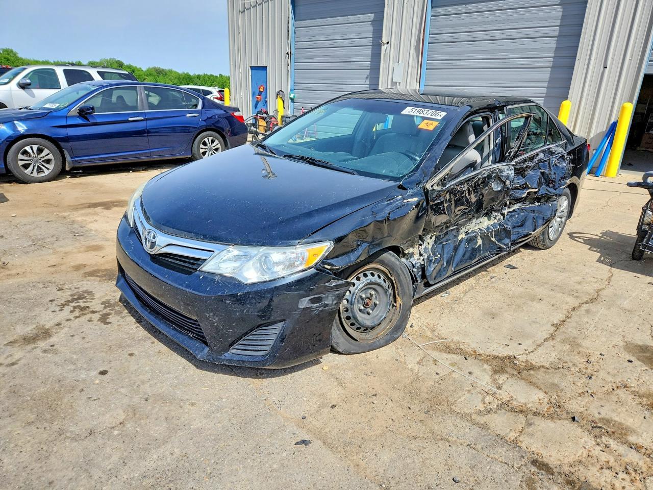 2014 TOYOTA CAMRY