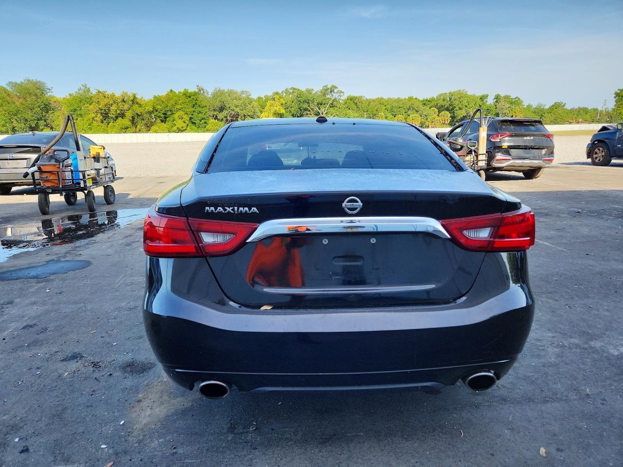 2017 NISSAN Maxima