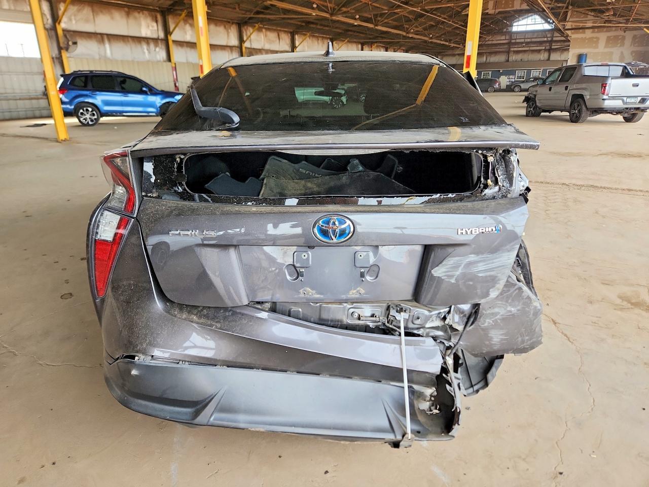 2016 TOYOTA PRIUS