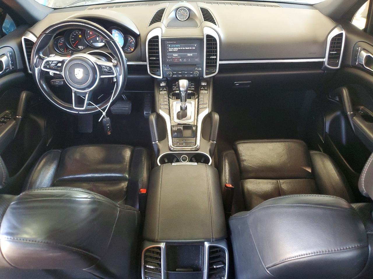 2017 PORSCHE CAYENNE