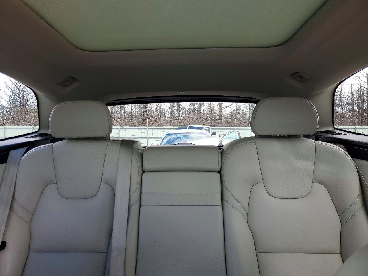 2020 VOLVO XC60