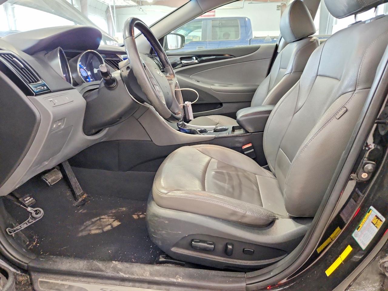 2011 HYUNDAI SONATA