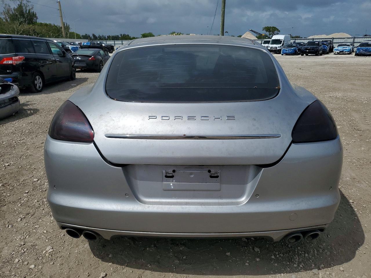 2011 PORSCHE Panamera