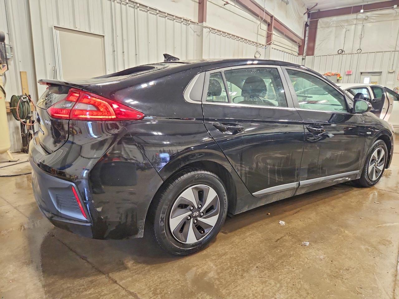 2017 HYUNDAI Ioniq