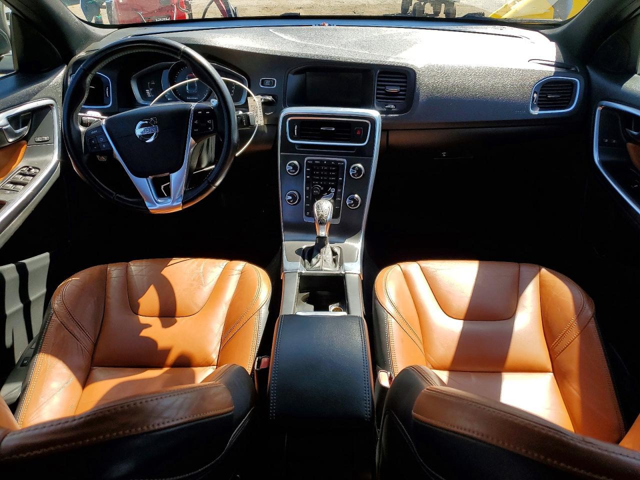 2015 VOLVO S60
