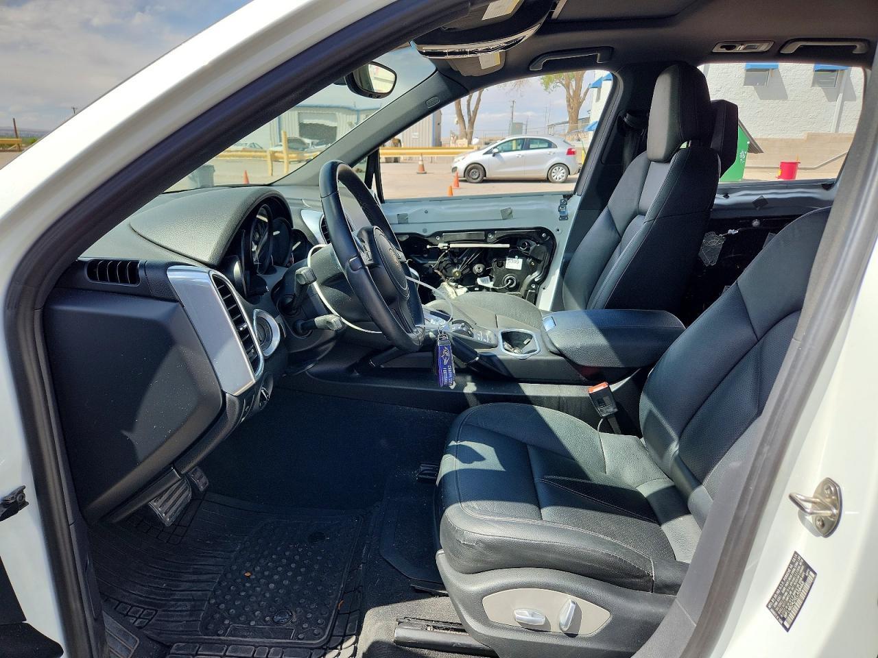 2014 PORSCHE CAYENNE