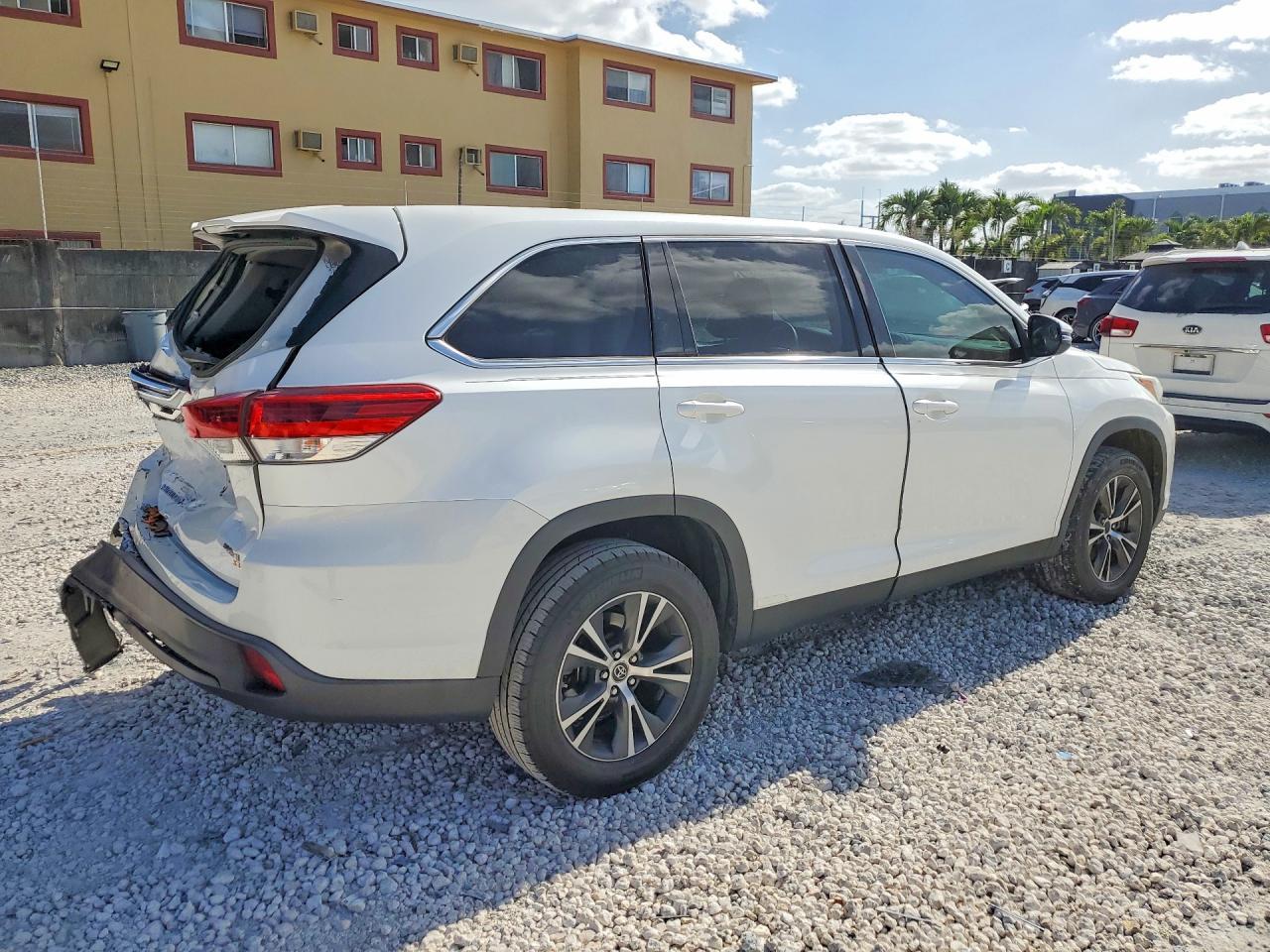 2019 TOYOTA HIGHLANDER