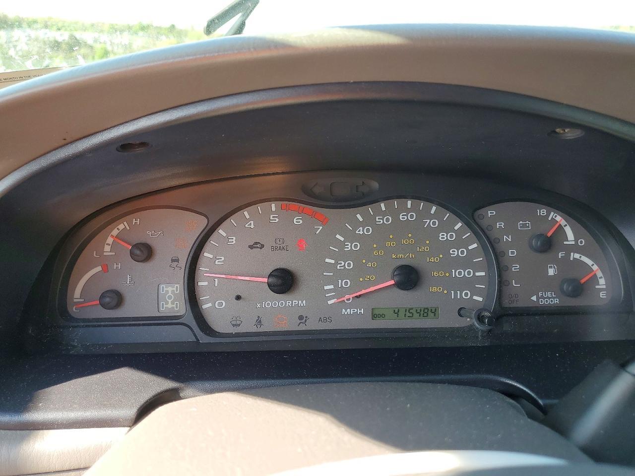 2003 TOYOTA Sequoia