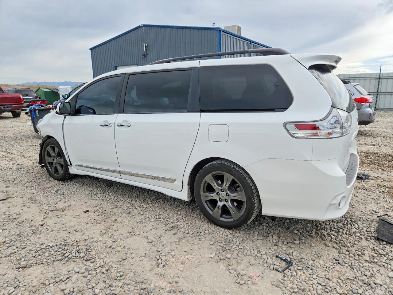 2017 TOYOTA SIENNA