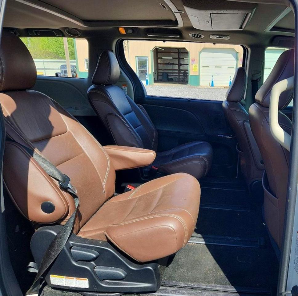 2015 TOYOTA SIENNA