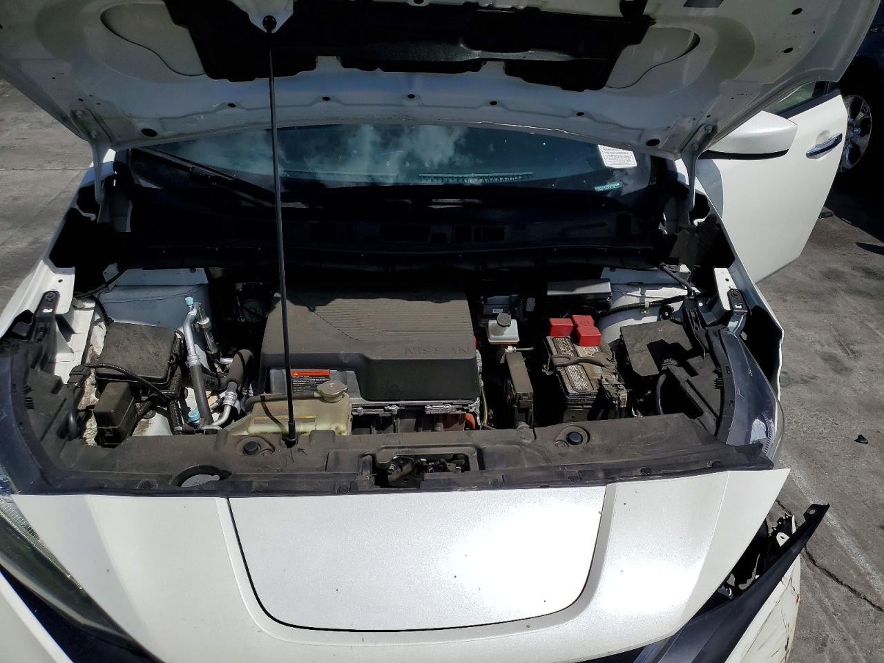 2018 NISSAN LEAF