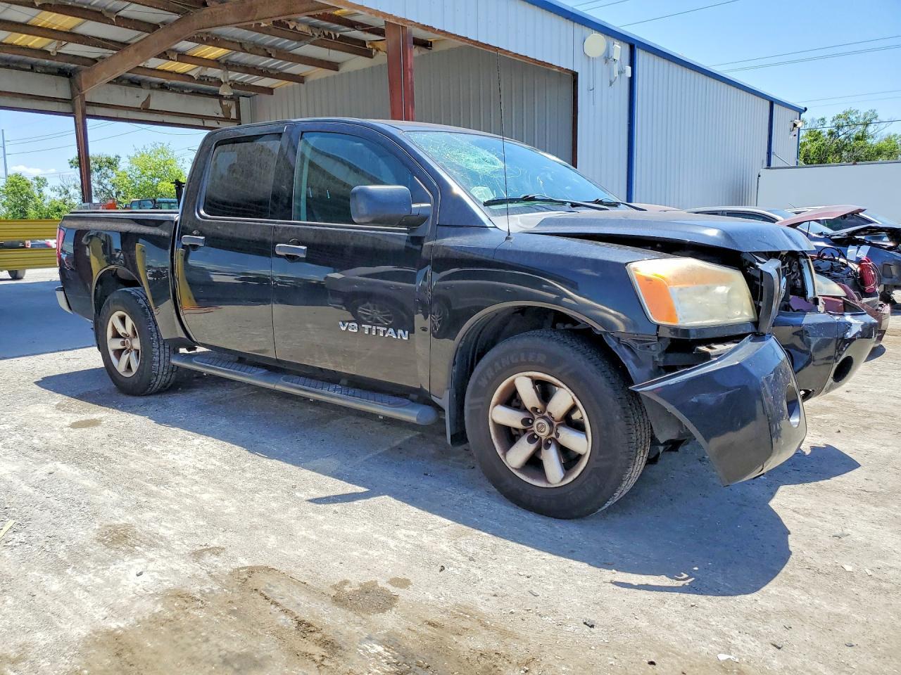 2012 NISSAN Titan