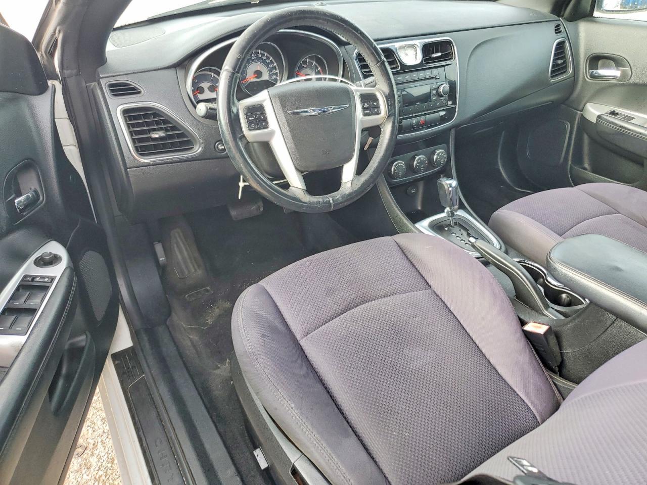2013 CHRYSLER 200