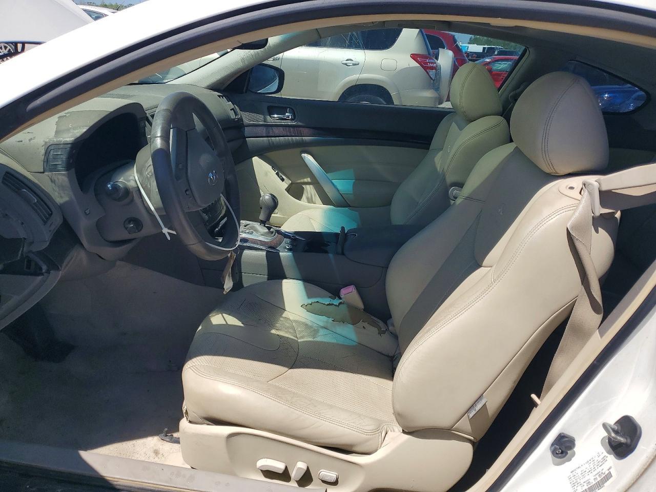 2011 INFINITI G37