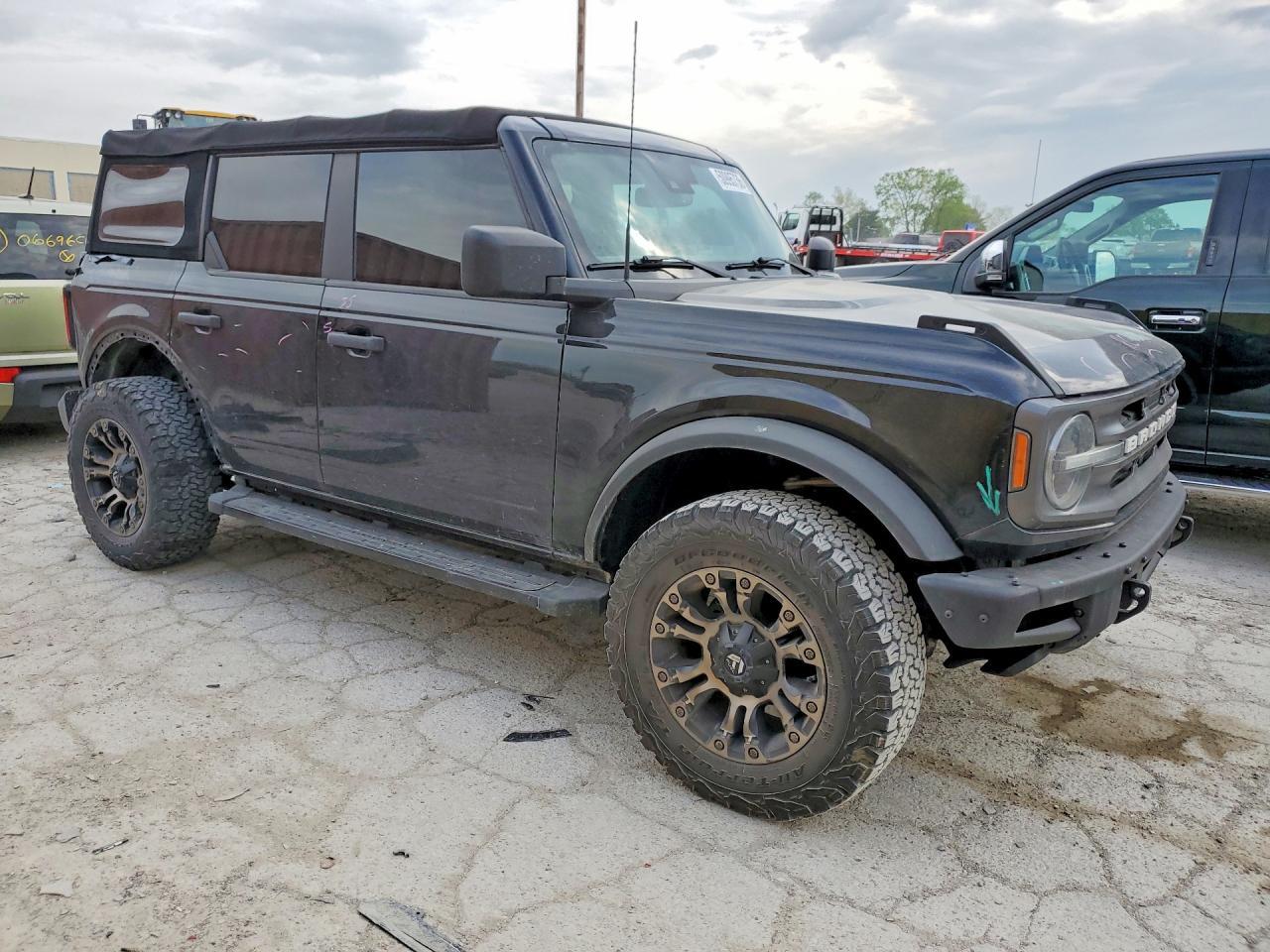 2022 FORD Bronco
