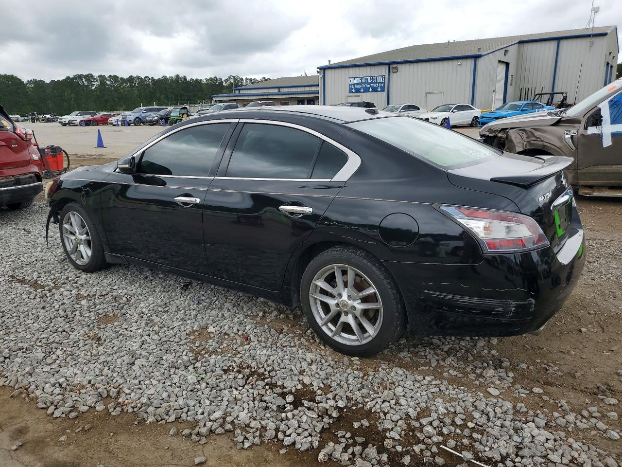 2010 NISSAN Maxima