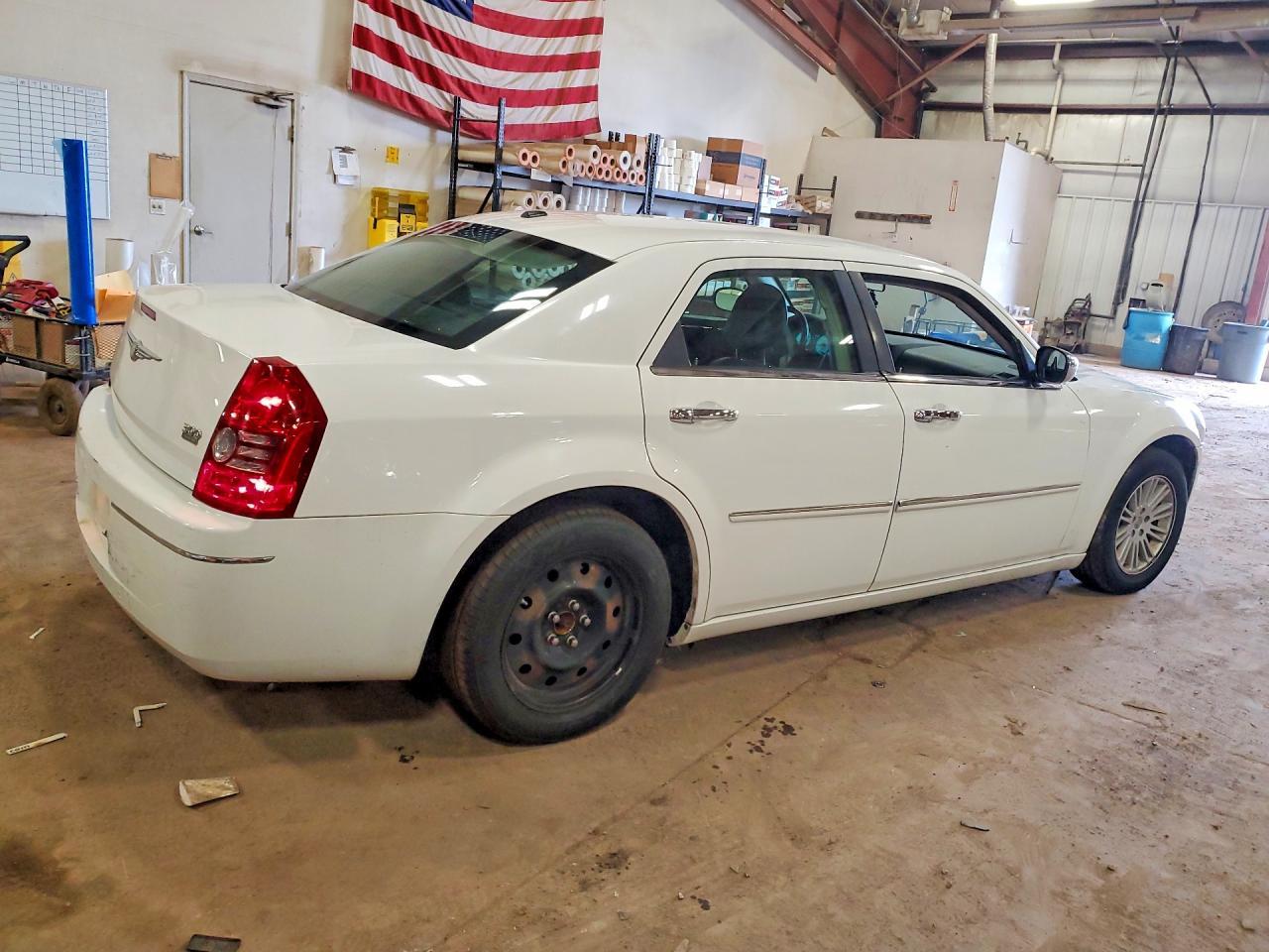 2010 CHRYSLER 300