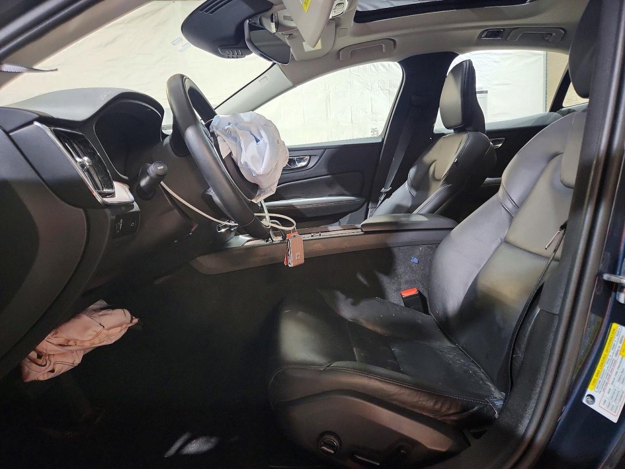 2022 VOLVO S60