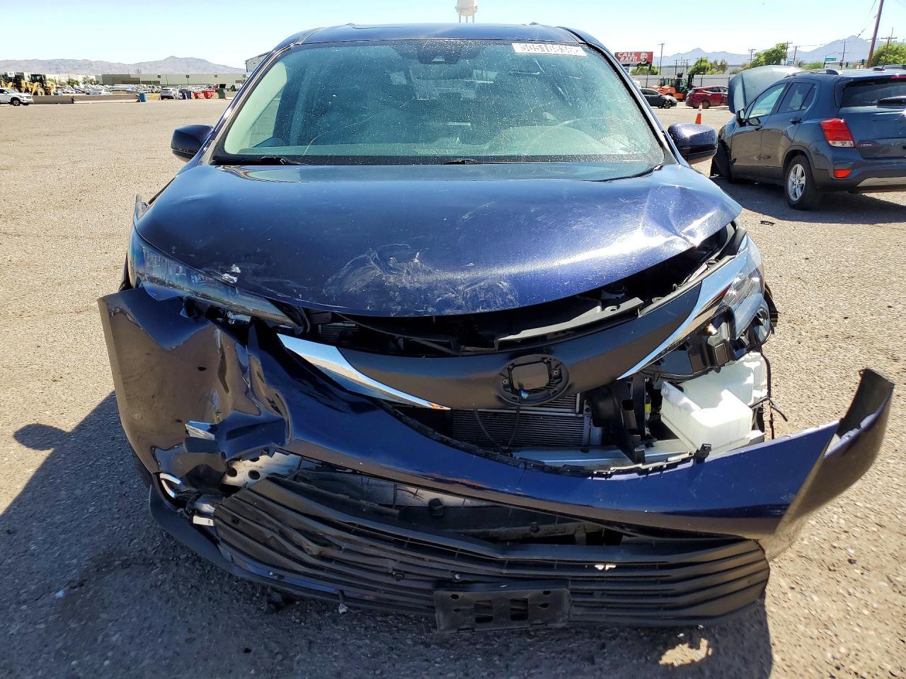 2024 TOYOTA SIENNA