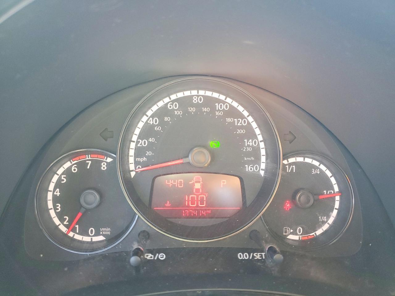 2015 VOLKSWAGEN Beetle