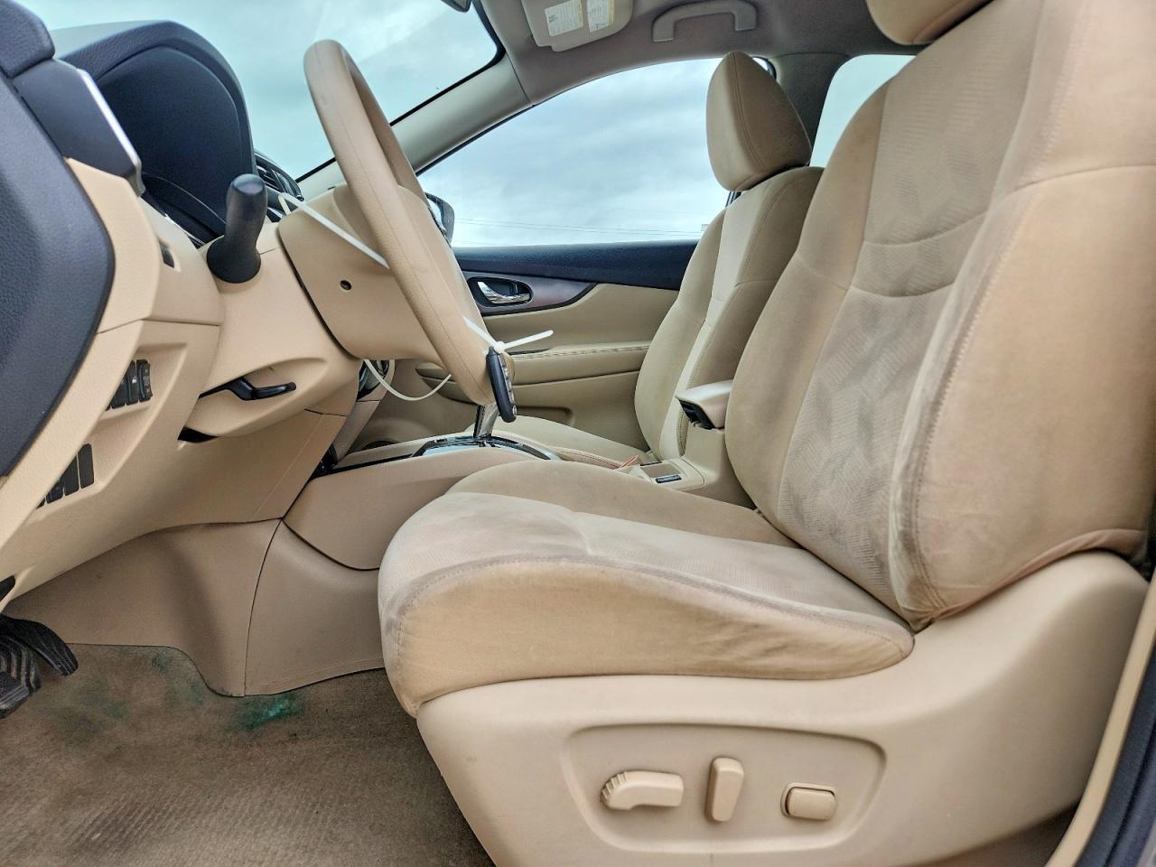 2015 NISSAN ROGUE