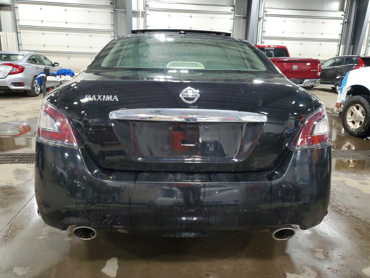 2014 NISSAN Maxima