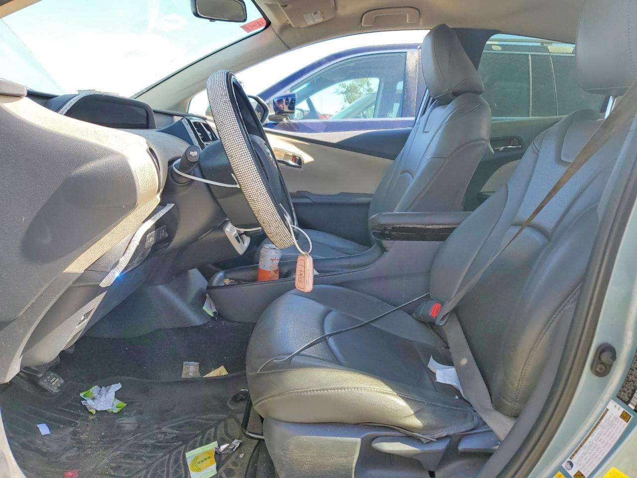 2016 TOYOTA PRIUS