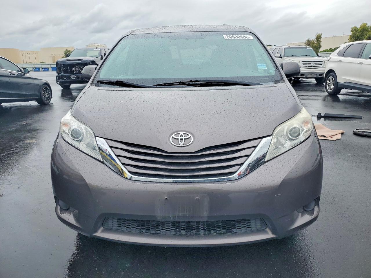 2016 TOYOTA SIENNA