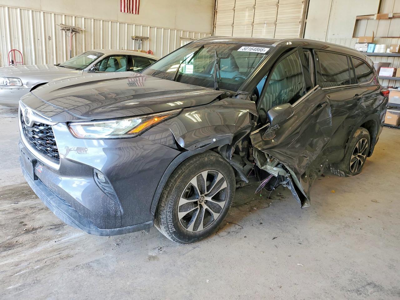 2020 TOYOTA HIGHLANDER