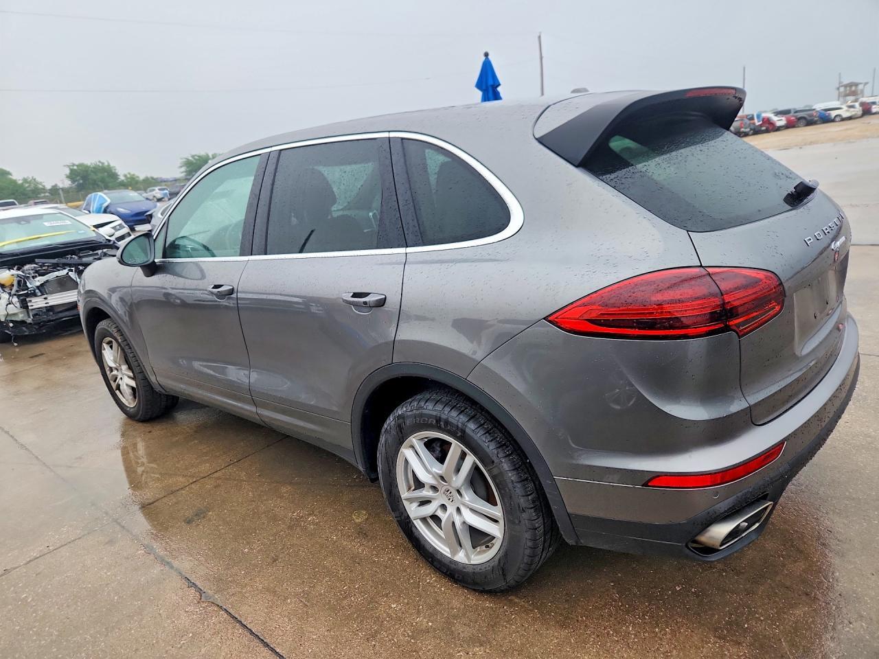 2017 PORSCHE CAYENNE