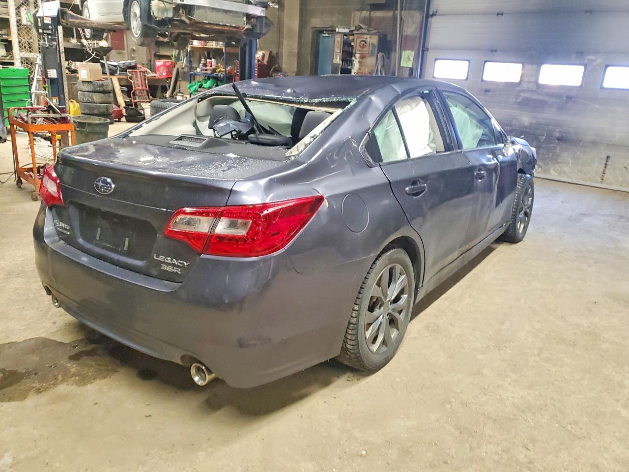 2017 SUBARU Legacy