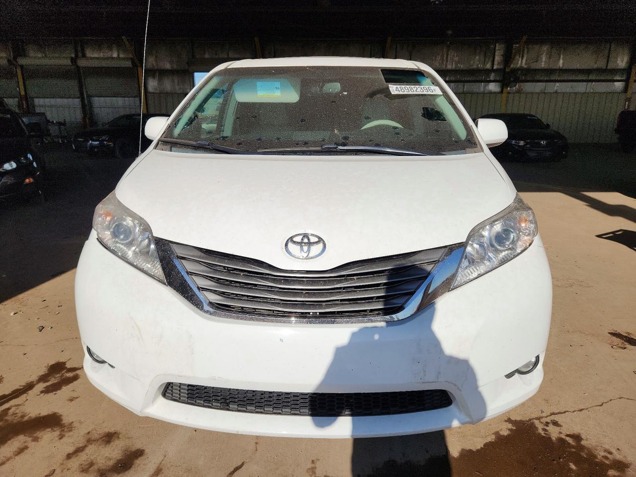 2013 TOYOTA SIENNA
