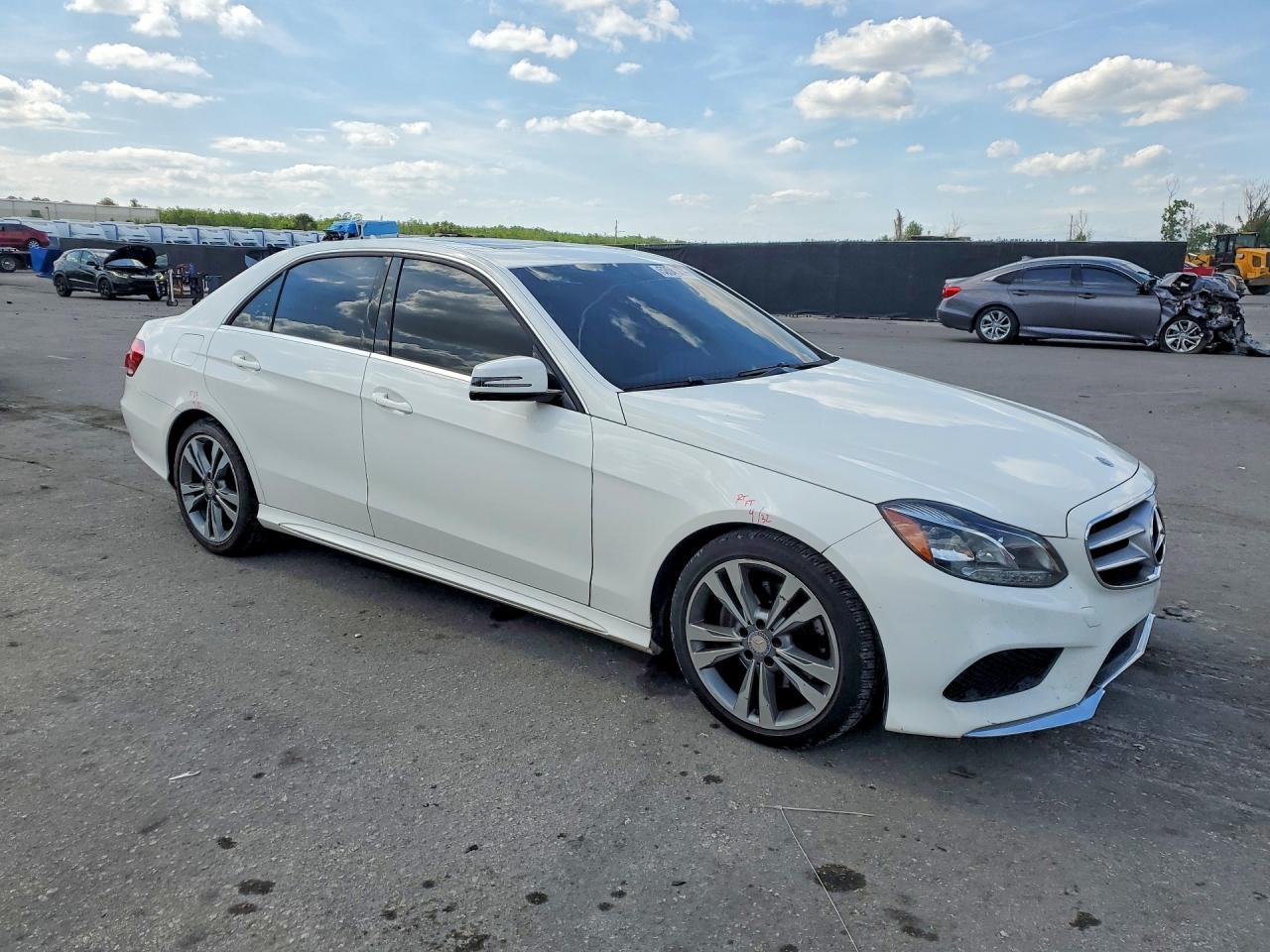 2015 MERCEDES-BENZ E-Class