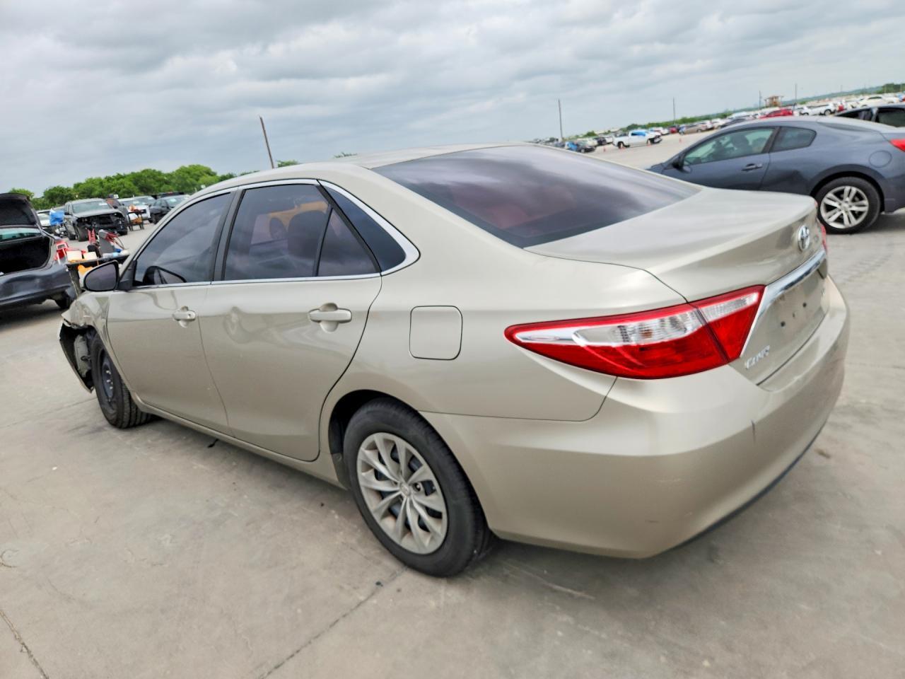 2016 TOYOTA CAMRY
