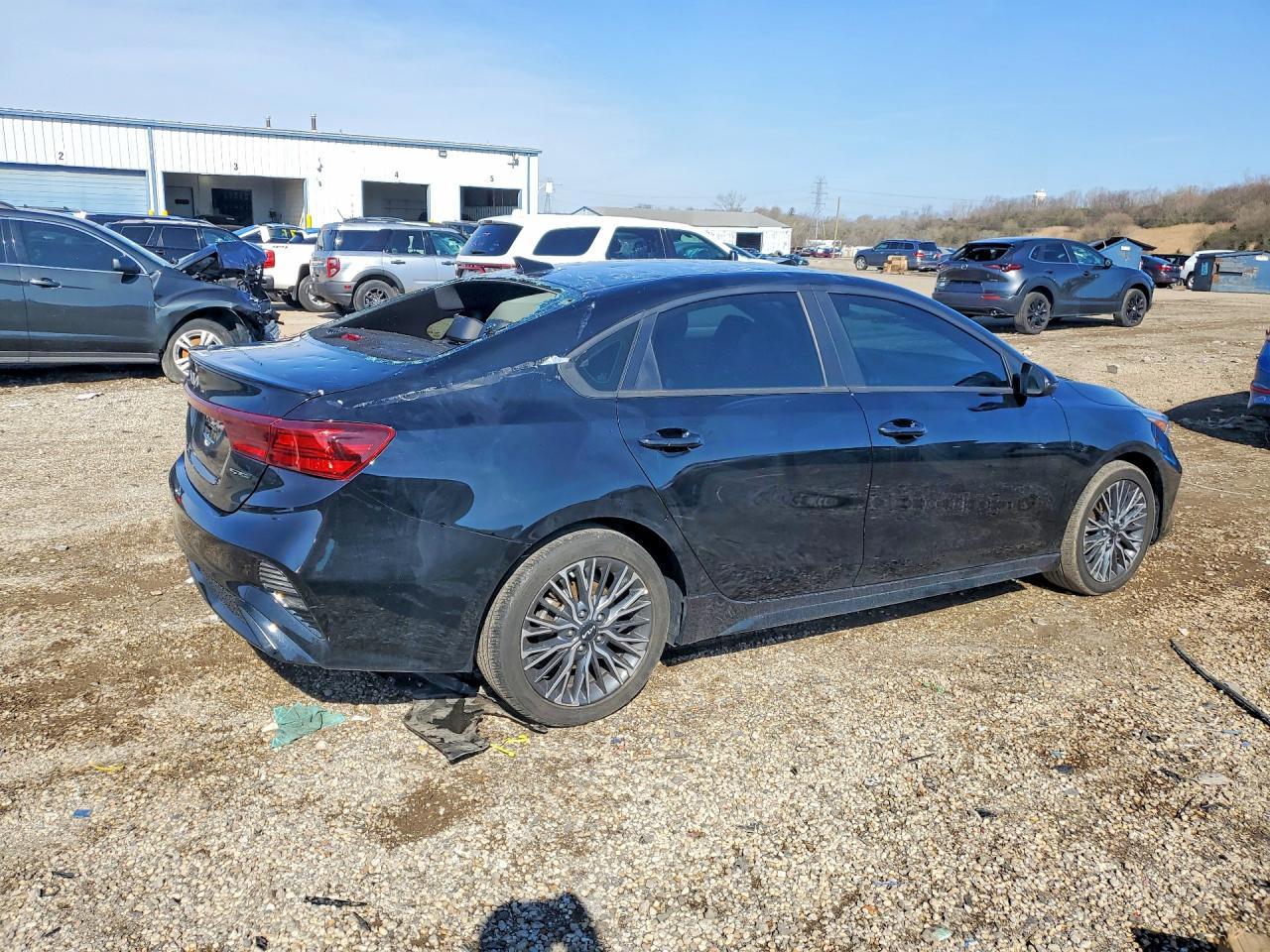 2023 KIA FORTE