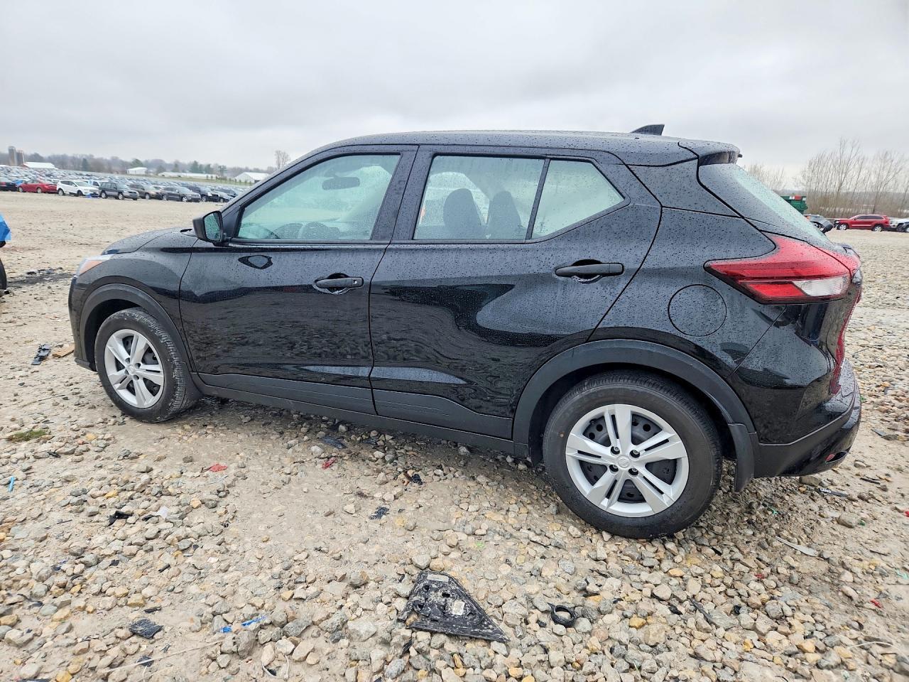 2024 NISSAN KICKS