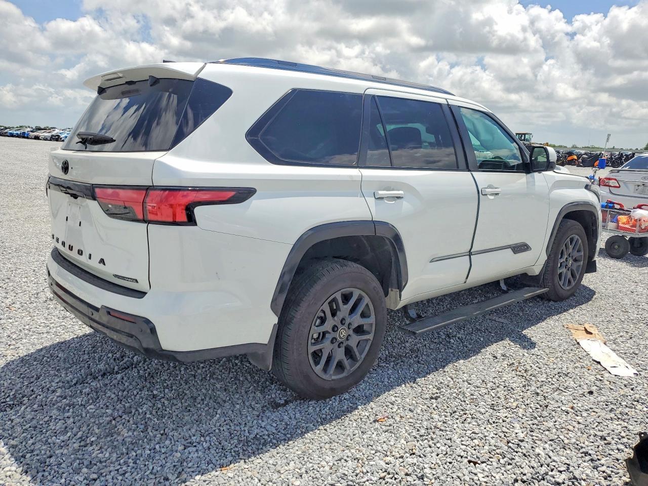 2025 TOYOTA Sequoia