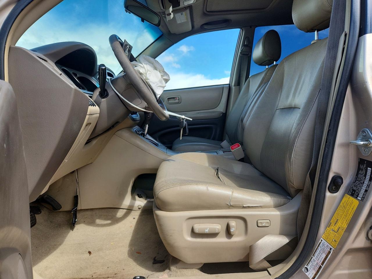 2004 TOYOTA HIGHLANDER