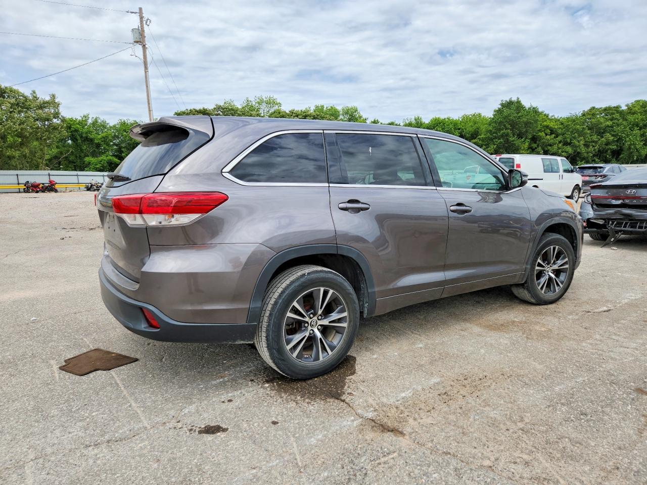2018 TOYOTA HIGHLANDER