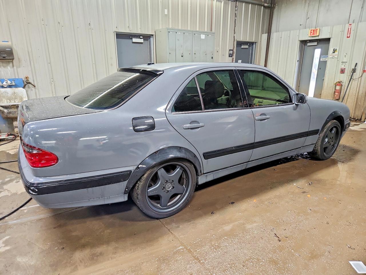 2001 MERCEDES-BENZ E-Class