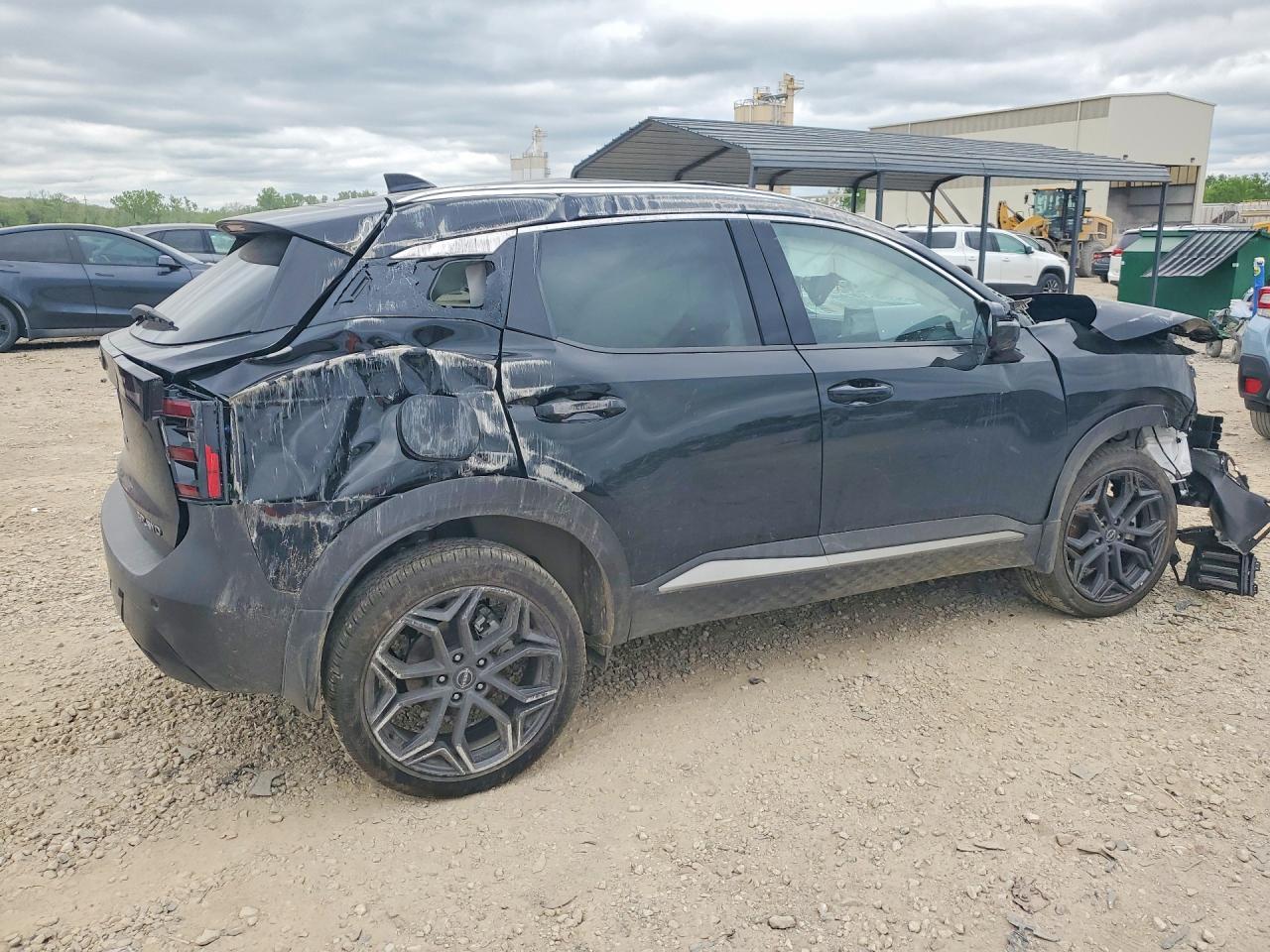 2025 NISSAN KICKS
