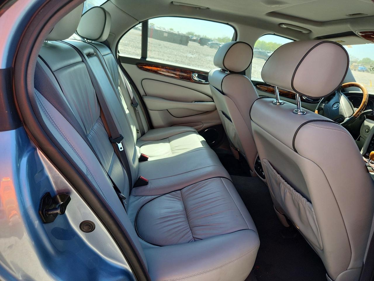 2004 JAGUAR Vandenplas