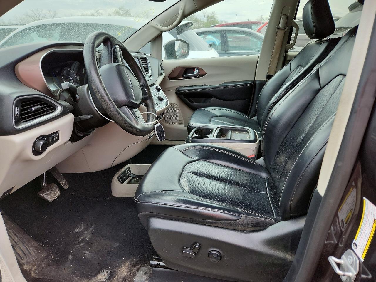 2021 CHRYSLER Voyager