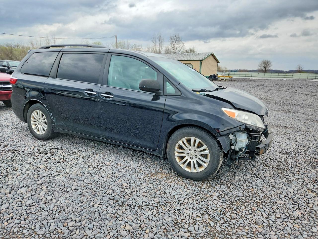 2015 TOYOTA SIENNA