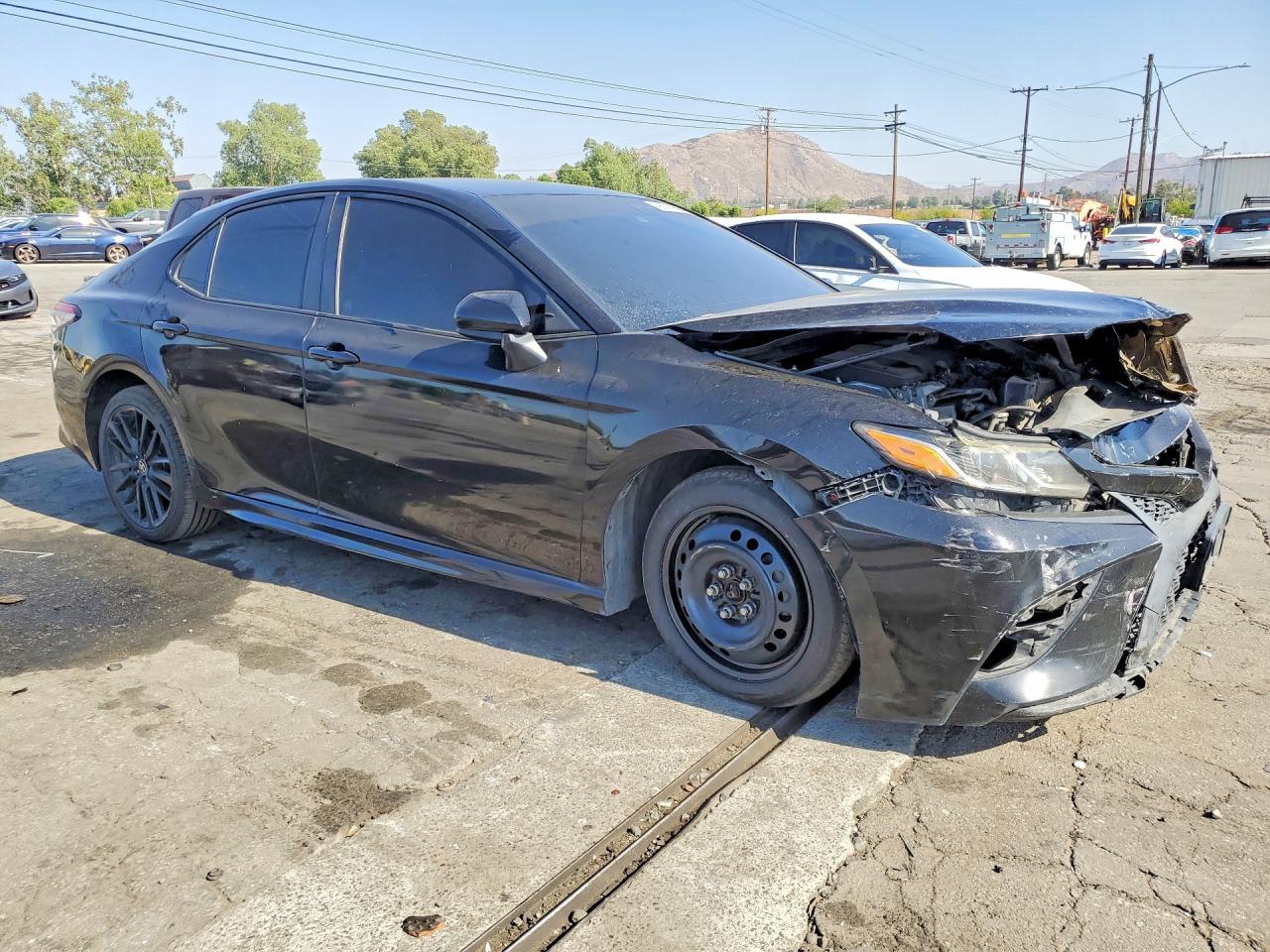 2018 TOYOTA CAMRY