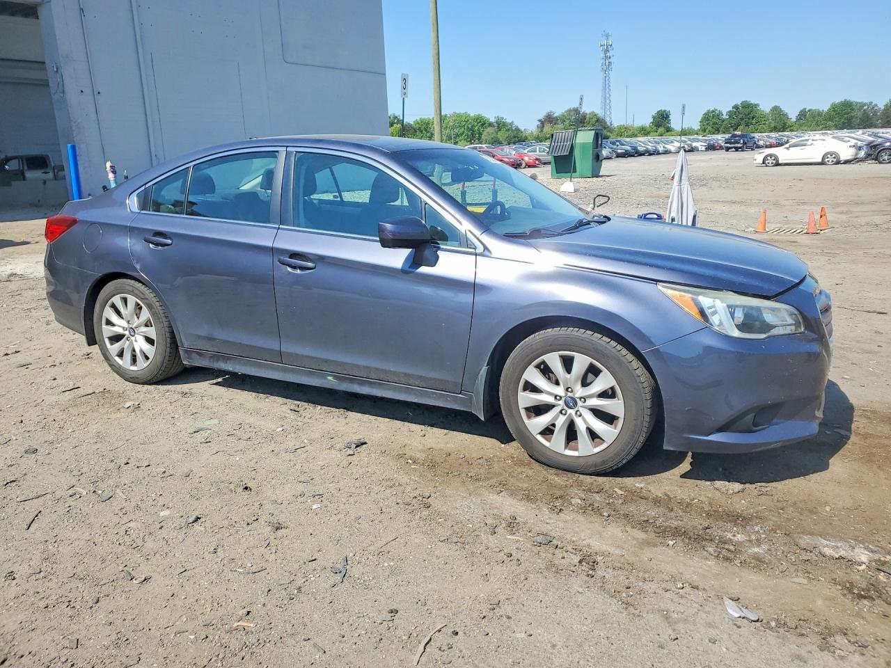 2016 SUBARU Legacy